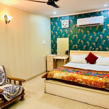 Sainik Guest House 500Mtr From Medanta Hospital Lucknow Dış mekan fotoğraf