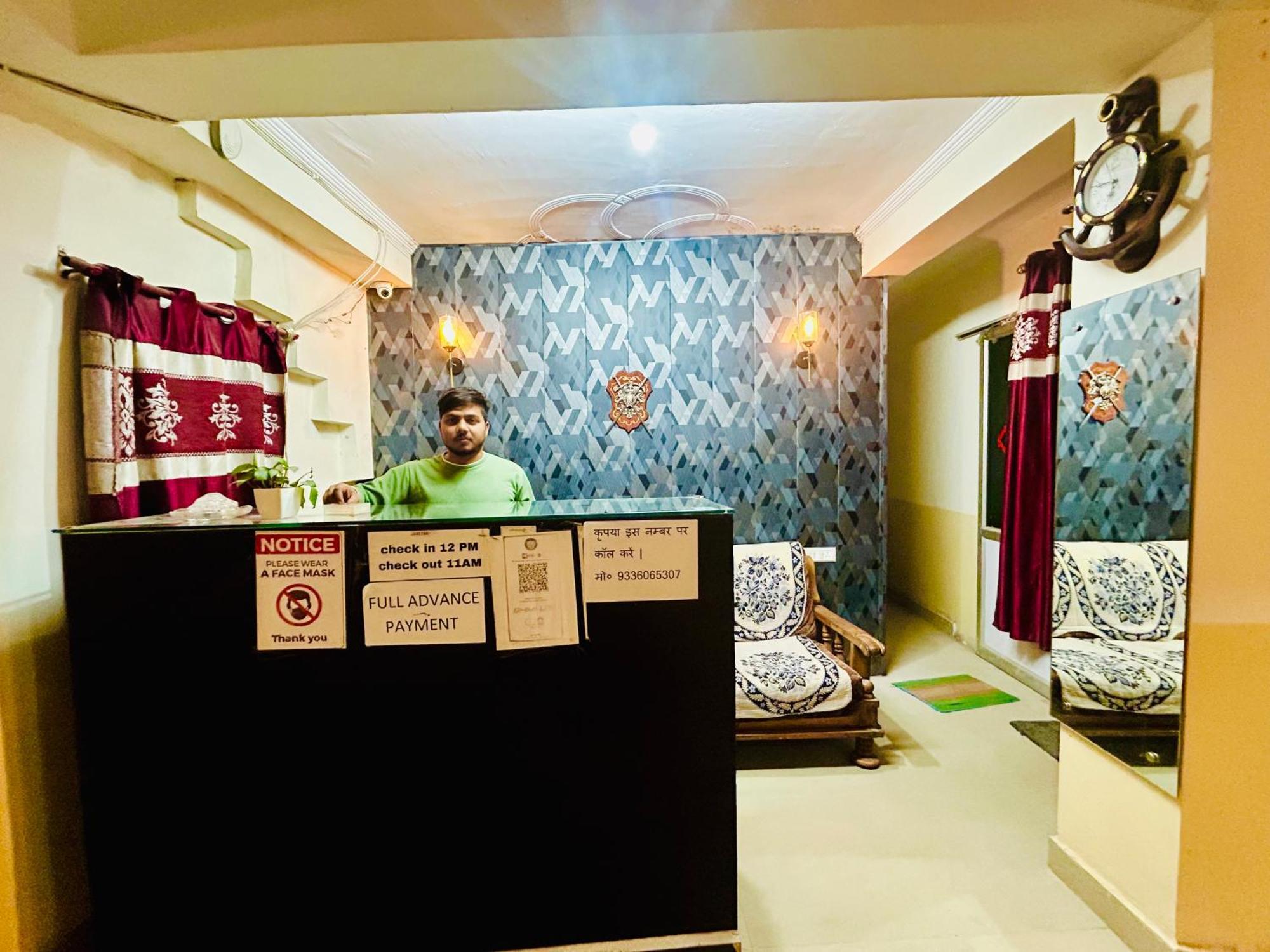 Sainik Guest House 500Mtr From Medanta Hospital Lucknow Dış mekan fotoğraf