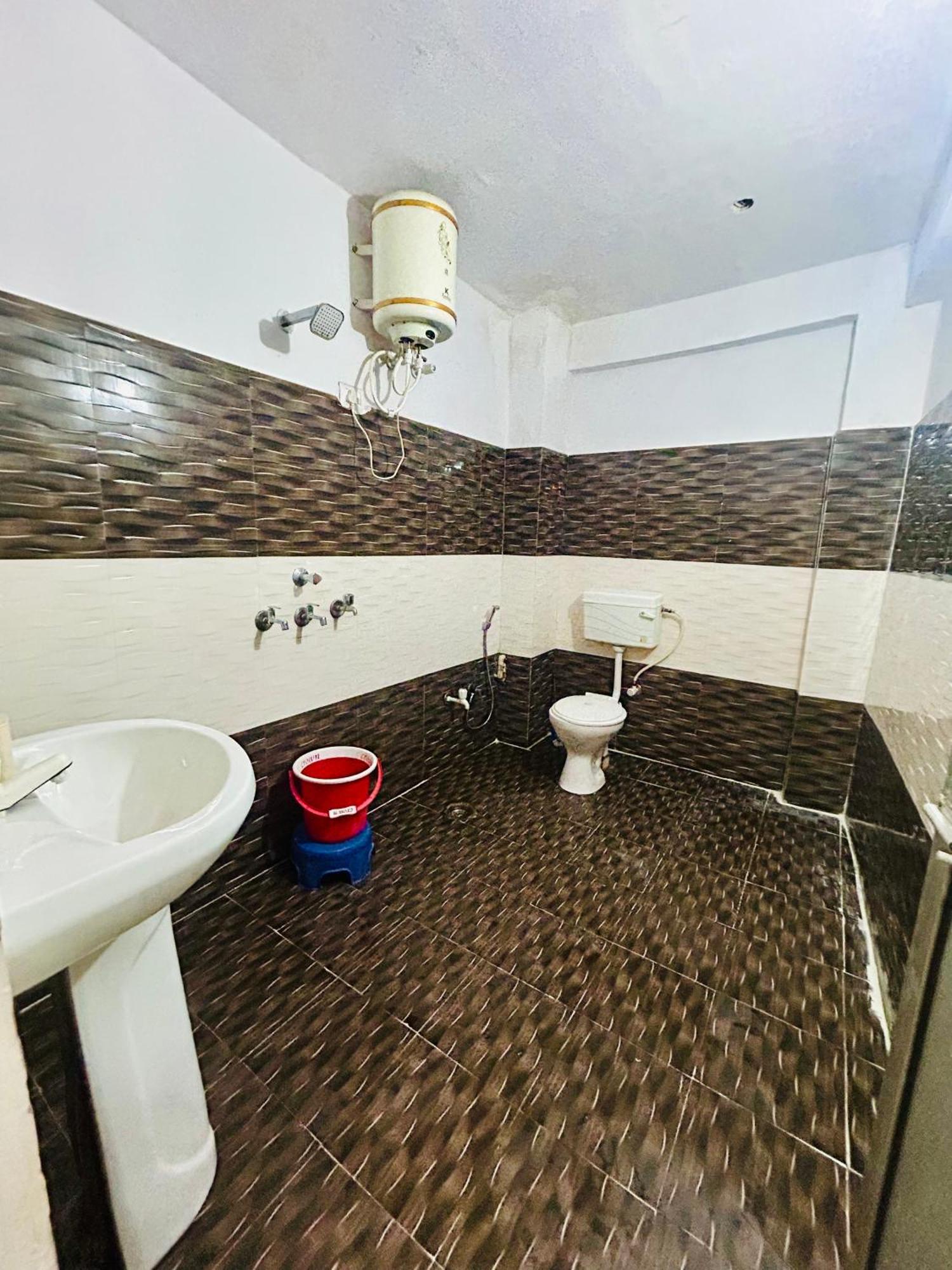 Sainik Guest House 500Mtr From Medanta Hospital Lucknow Dış mekan fotoğraf