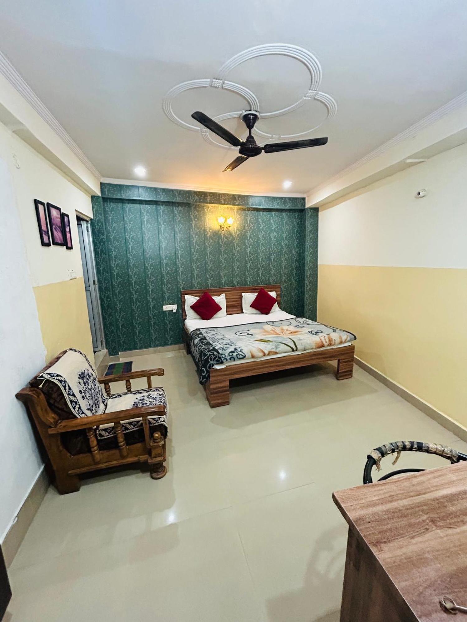 Sainik Guest House 500Mtr From Medanta Hospital Lucknow Dış mekan fotoğraf
