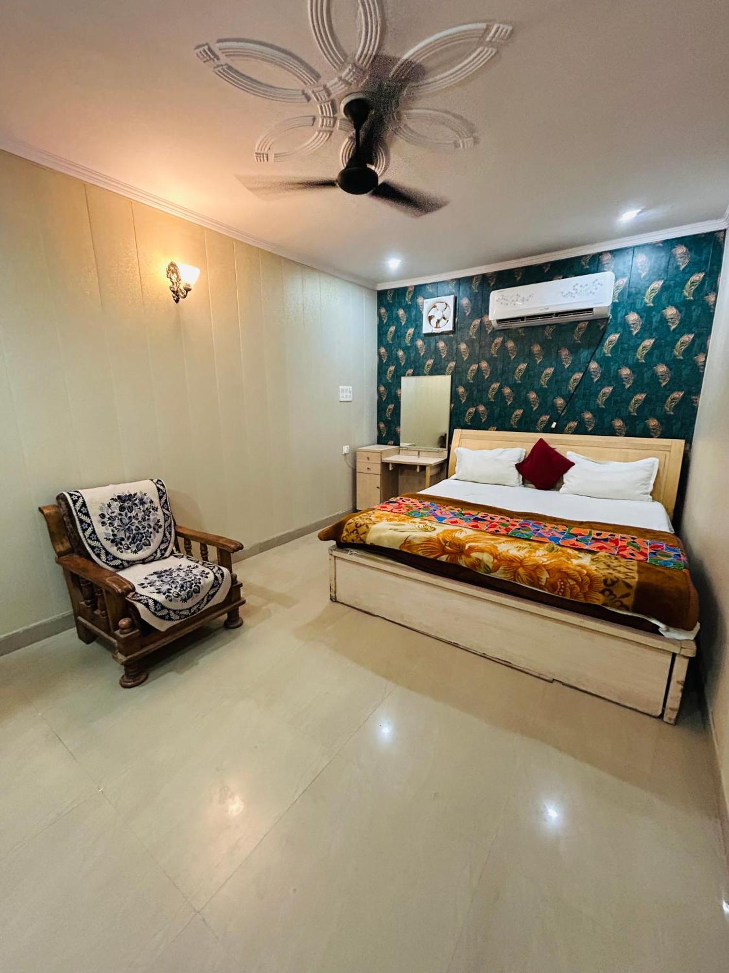 Sainik Guest House 500Mtr From Medanta Hospital Lucknow Dış mekan fotoğraf